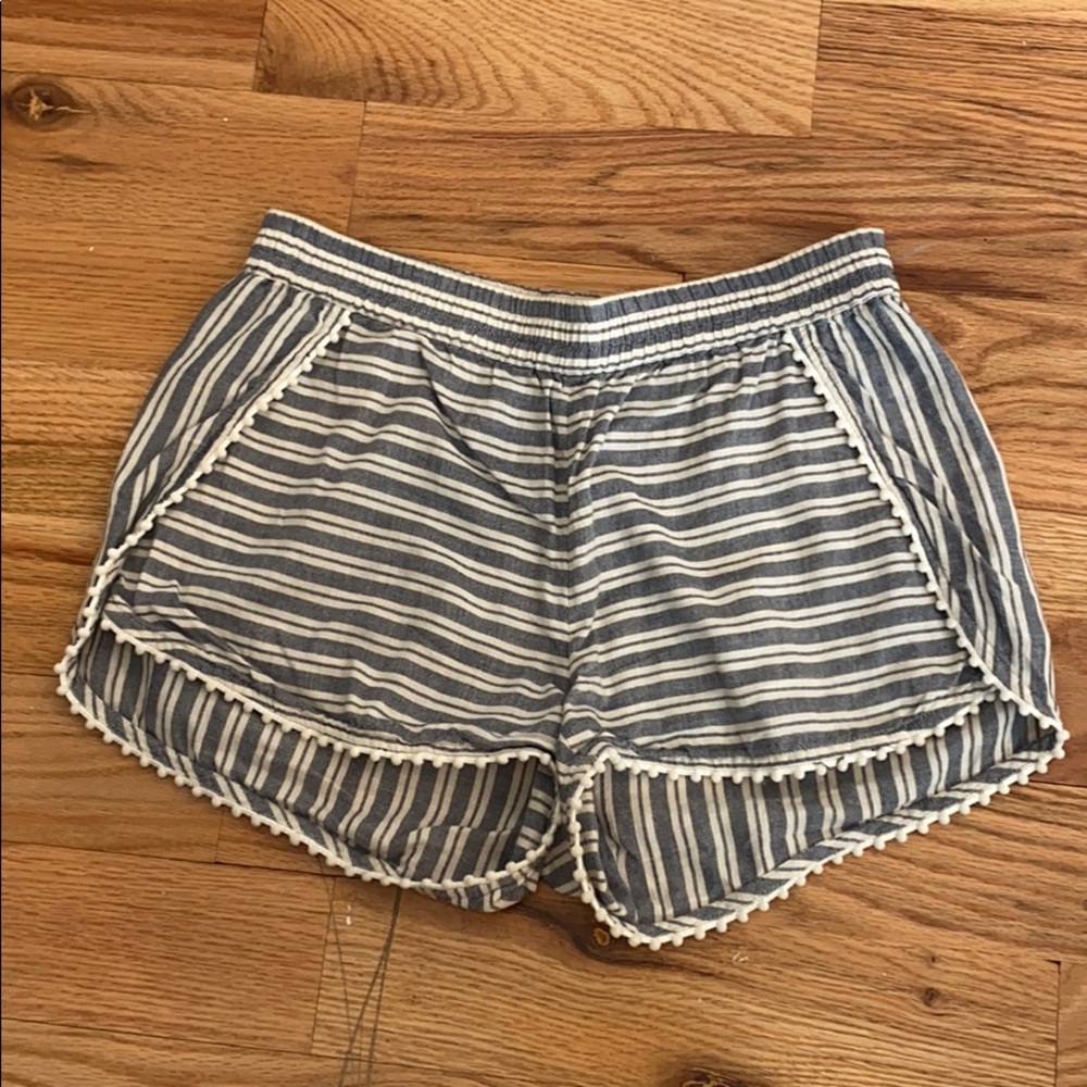 Madewell navy blue and cream shorts